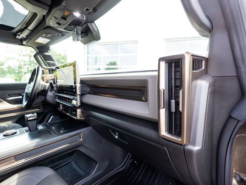 Used 2025 GMC Hummer EV 2X w/ Extreme Off-Road Package AWD/4WD image 47