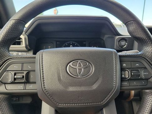 Used 2025 Toyota Tacoma SR5 image 15
