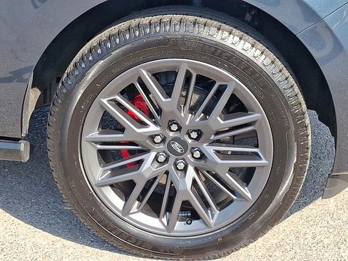 Used 2025 Ford Expedition Platinum w/ Stealth Performance Package AWD/4WD image 8