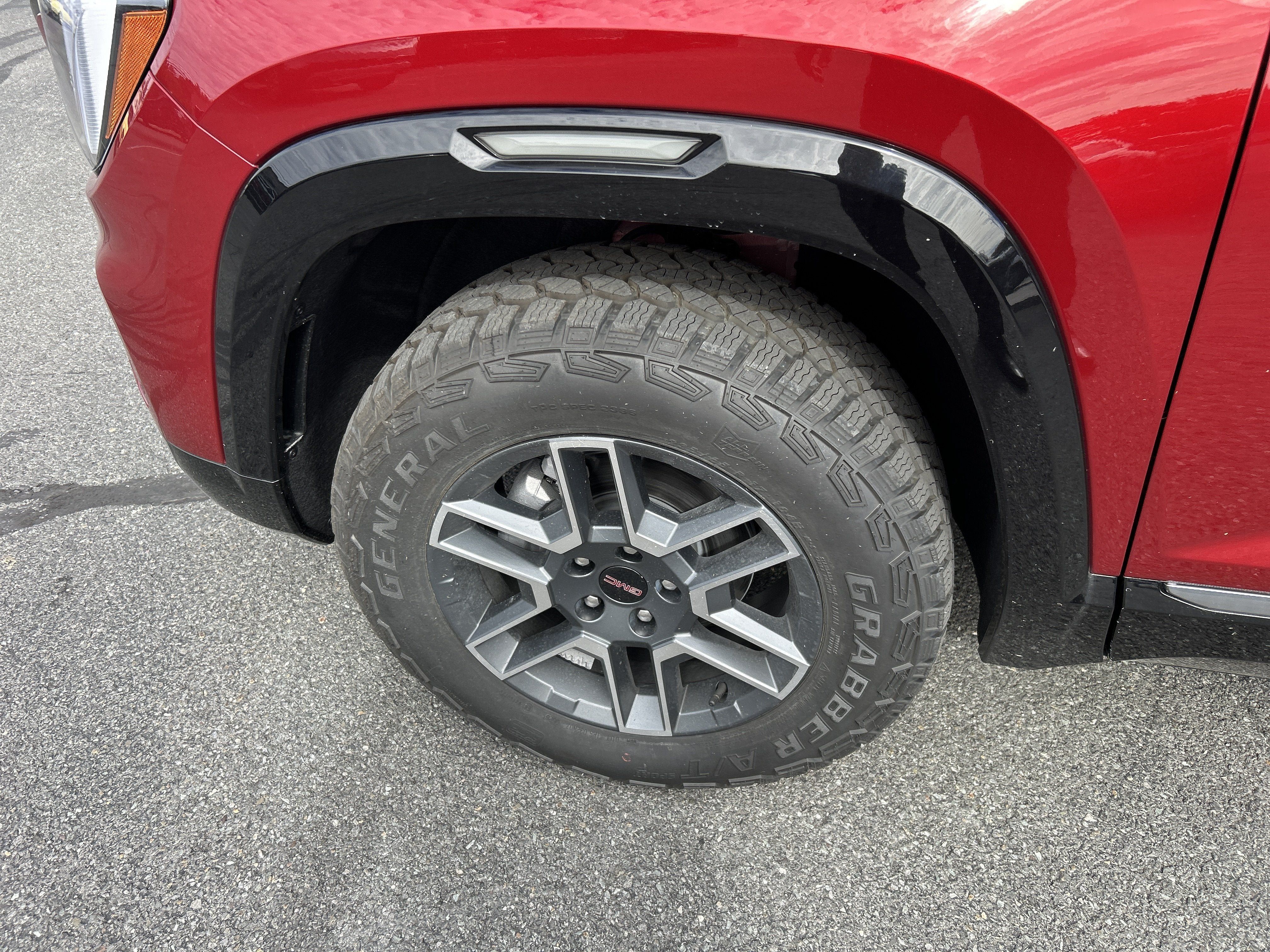 New 2027 GMC Terrain AT4 w/ Convenience Package III AWD/4WD image 4