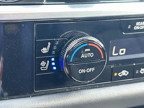 Used 2025 Nissan Pathfinder Platinum w/ Cargo Package AWD/4WD image 39