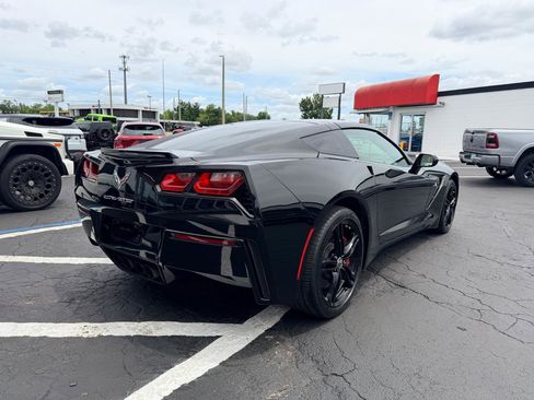 Used 2017 Chevrolet Corvette Stingray Coupe w/ 1LT RWD image 3