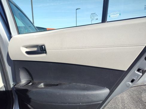 Used 2022 Toyota Corolla Cross L image 10