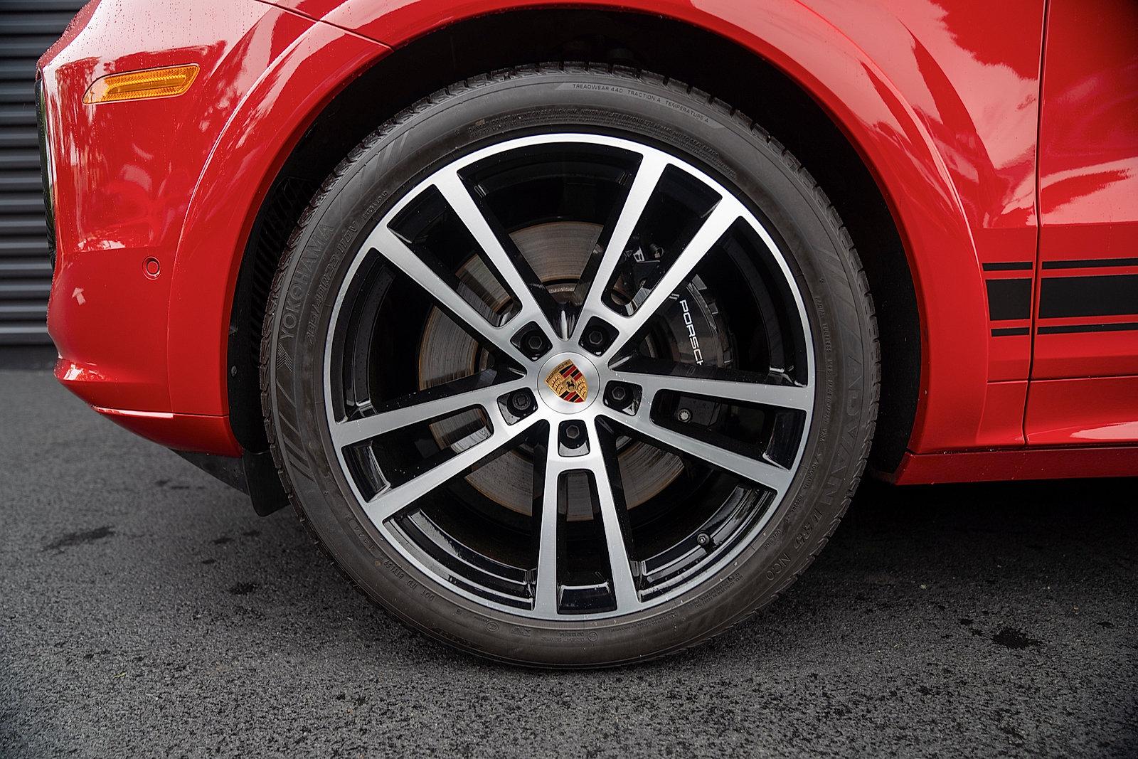 Certified 2025 Porsche Cayenne GTS AWD/4WD image 27
