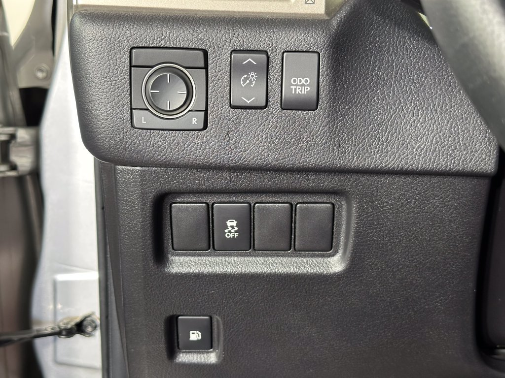 Used 2015 Lexus GX 460 AWD/4WD image 20