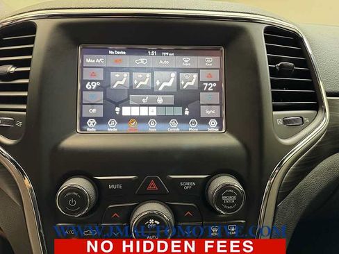 Used 2019 Jeep Grand Cherokee Laredo w/ Security & Convenience Group AWD/4WD image 25