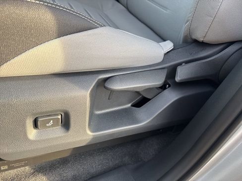 New 2025 Toyota Tacoma TRD Off-Road image 17