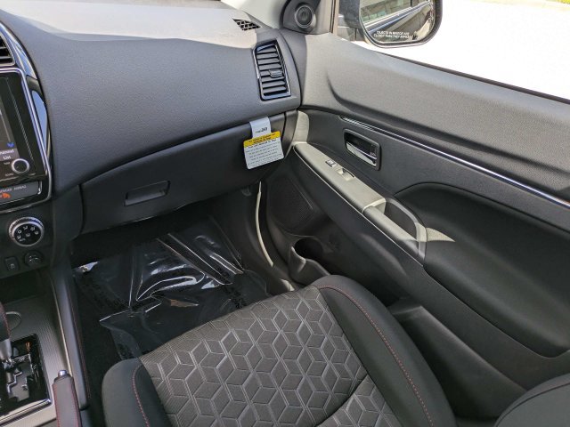 New 2027 Mitsubishi Outlander Sport LE FWD image 17