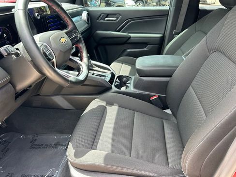 Used 2025 Chevrolet Colorado LT RWD image 11