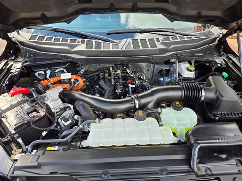 Used 2025 Ford F150 Lariat w/ Equipment Group 501A Mid AWD/4WD image 8