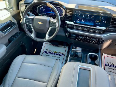 Used 2022 Chevrolet Silverado 1500 LTZ w/ LTZ Premium Package image 18