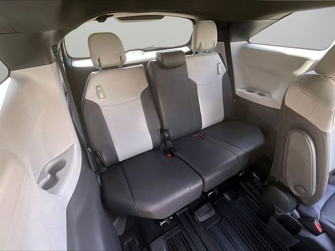 Used 2023 Toyota Sienna XSE image 26