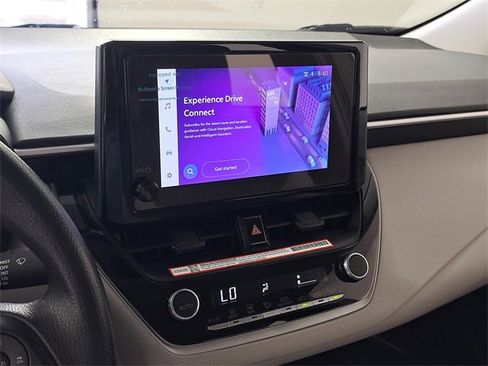 Used 2025 Toyota Corolla LE image 28