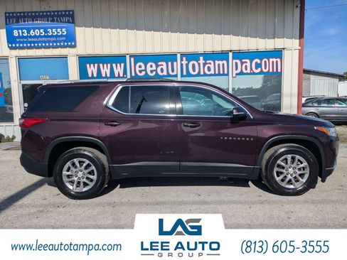 Used 2018 Chevrolet Traverse LT FWD image 2