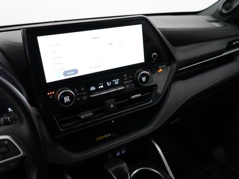 Used 2023 Toyota Highlander XSE image 26