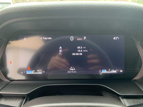 Used 2024 Jeep Grand Cherokee Altitude AWD/4WD image 19