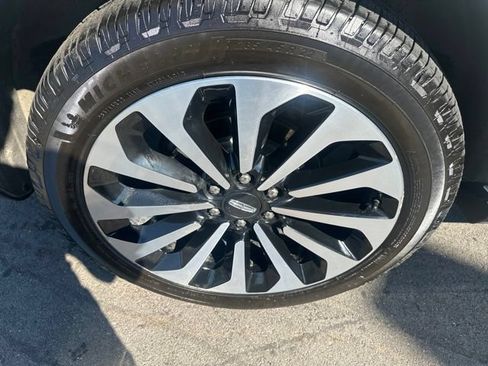 Used 2024 Lincoln Navigator Reserve AWD/4WD image 10