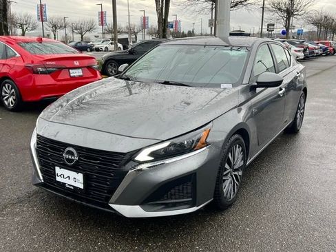 Used 2023 Nissan Altima 2.5 SV image 4