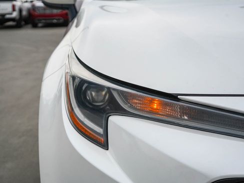 Certified 2021 Toyota Corolla LE image 11