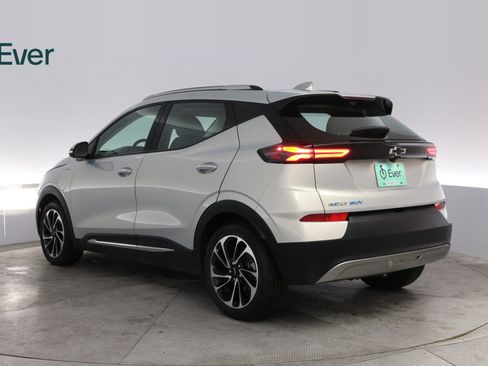 Used 2022 Chevrolet Bolt EUV Premier image 17
