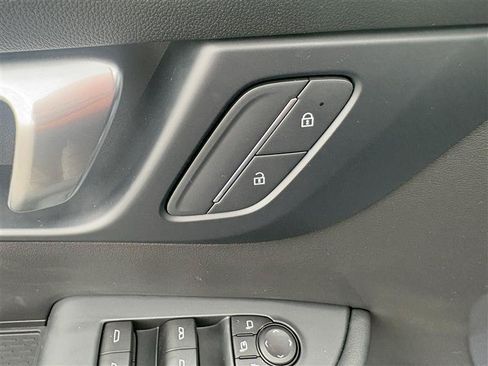 Used 2025 Buick Enclave Preferred AWD/4WD image 11