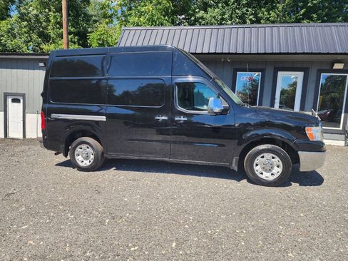Used 2014 Nissan NV 2500 SV w/ V6 Appearance Package RWD image 3