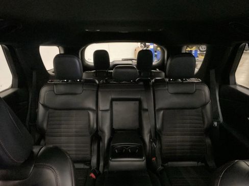 Used 2025 Ford Explorer ST-Line w/ ST-Line Street Pack image 38