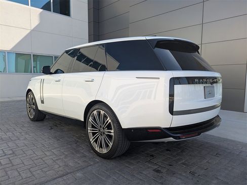 Used 2024 Land Rover Range Rover SE image 6