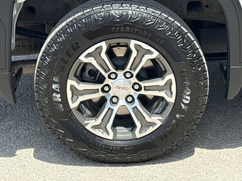 Used 2023 GMC Sierra 1500 SLE AWD/4WD image 10
