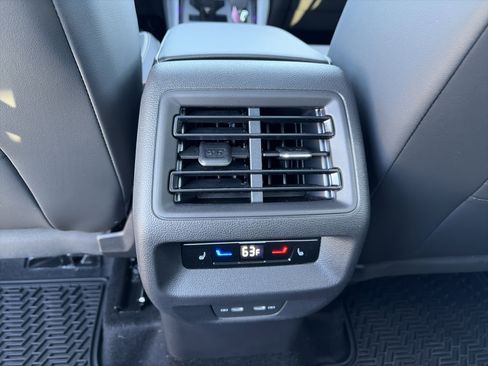 Used 2026 Volkswagen Tiguan SEL R-Line image 14