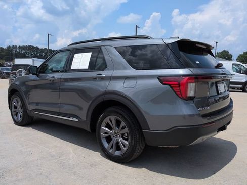 Certified 2025 Ford Explorer Active w/ Active Comfort Package AWD/4WD image 7