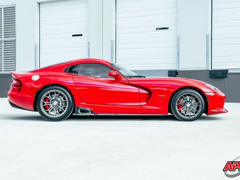 Used 2014 SRT Viper GTS w/ GTS Laguna Interior Package RWD image 10