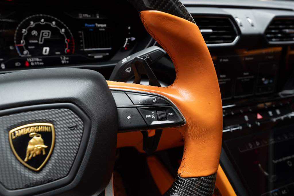 Used 2022 Lamborghini Urus AWD/4WD image 42