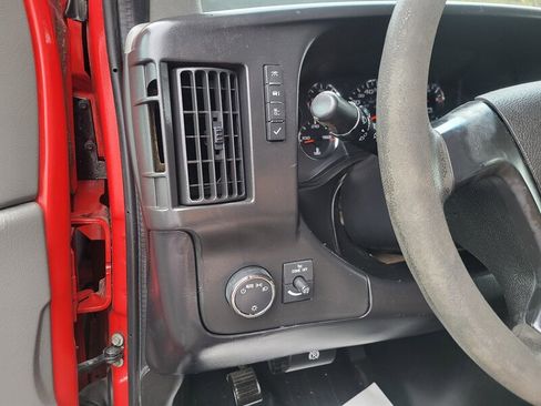 Used 2012 Chevrolet Express 3500 image 19