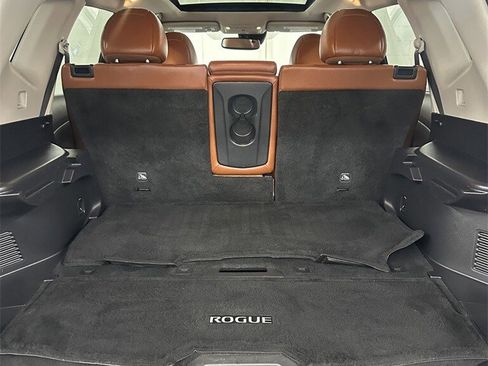 Used 2017 Nissan Rogue SL w/ SL Premium Package image 30
