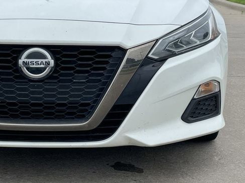 Used 2022 Nissan Altima 2.5 SR FWD image 7