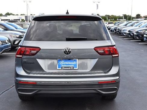 Used 2023 Volkswagen Tiguan SE w/ Panoramic Sunroof Package FWD image 6