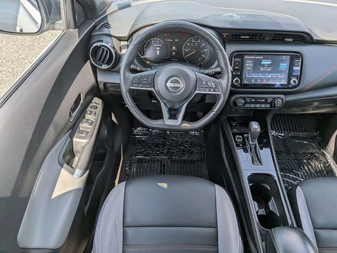 Used 2023 Nissan Kicks SR w/ SR Premium Package FWD image 18