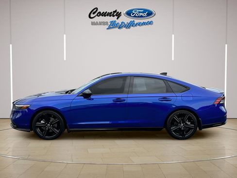 Used 2023 Honda Accord Sport image 3