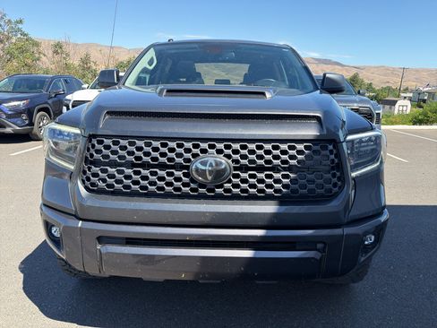 Used 2018 Toyota Tundra SR5 AWD/4WD image 12