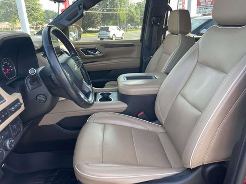 Used 2021 Chevrolet Tahoe Premier w/ Premium Package AWD/4WD image 16