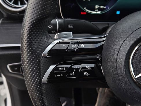 Used 2022 Mercedes-Benz E 450 4MATIC Cabriolet image 33