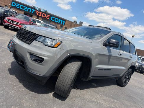 Used 2019 Jeep Grand Cherokee Laredo AWD/4WD image 55