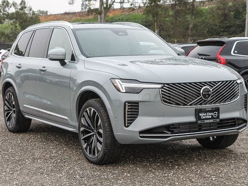New 2026 Volvo XC90 T8 Plus w/ Protection Package image 3