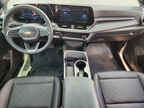 Used 2025 Chevrolet Equinox LT w/ Convenience Package II FWD image 25