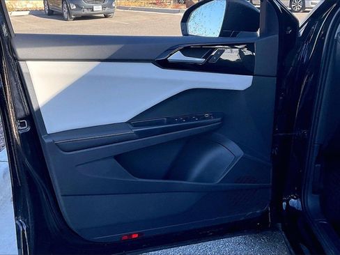 Used 2025 Volkswagen Taos S image 20