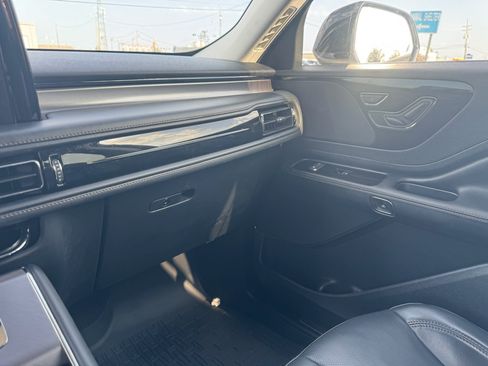 Used 2025 Lincoln Aviator 2WD image 34