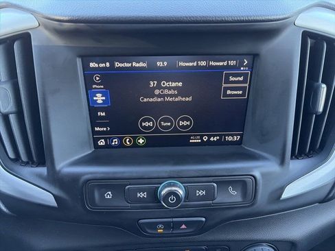 Used 2024 GMC Terrain SLE image 10