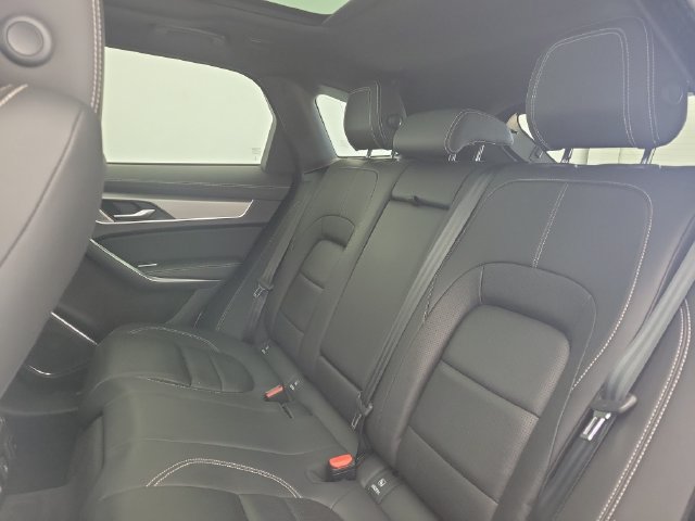 Used 2025 Jaguar F-PACE R-Dynamic S AWD/4WD image 11