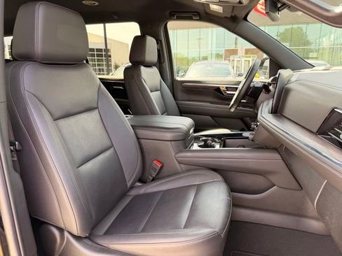 Used 2025 Chevrolet Tahoe Z71 AWD/4WD image 30